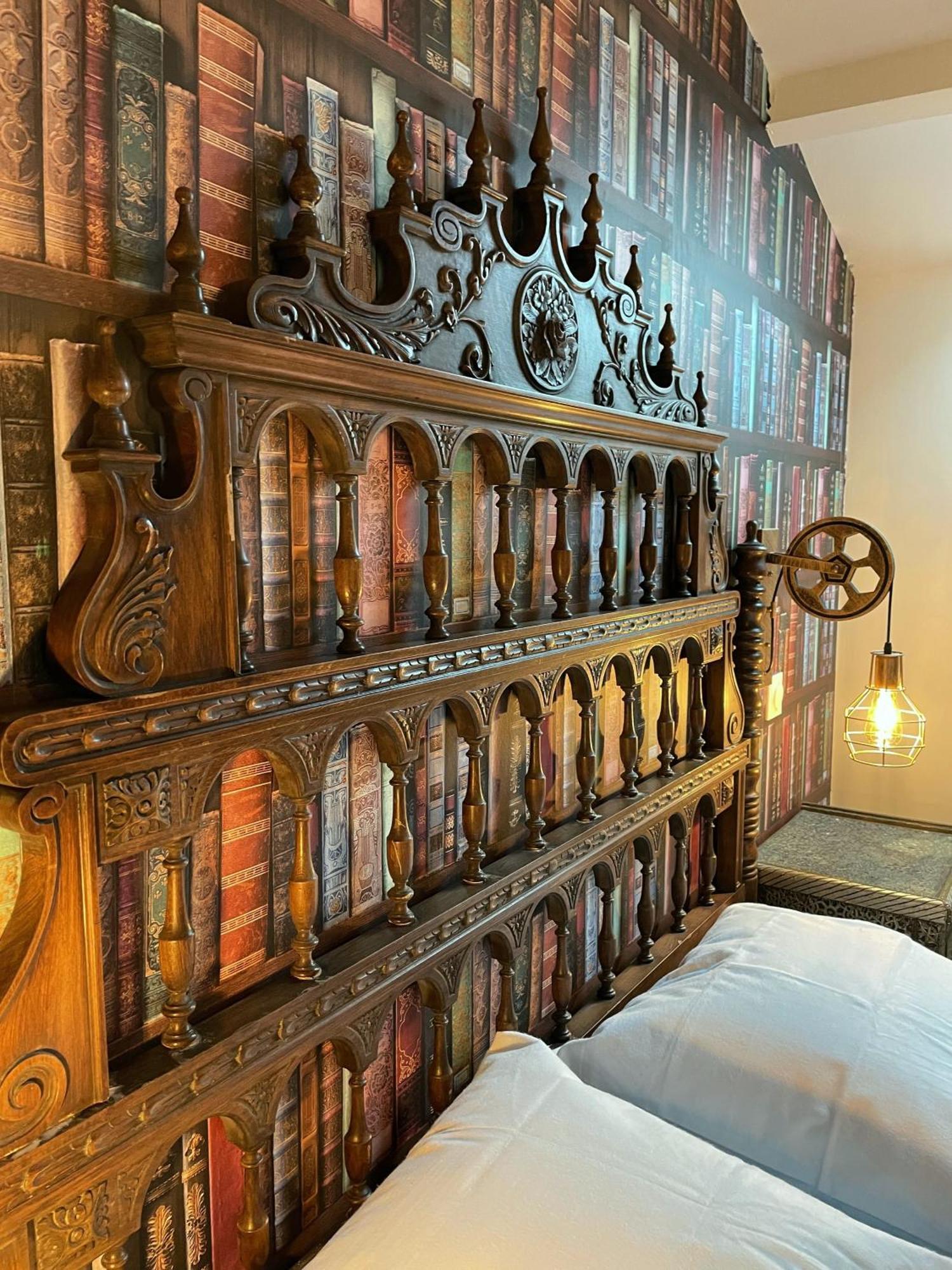 Impasse Des Mysteres - La Maison Des Sorciers Lehon/Dinan Bagian luar foto
